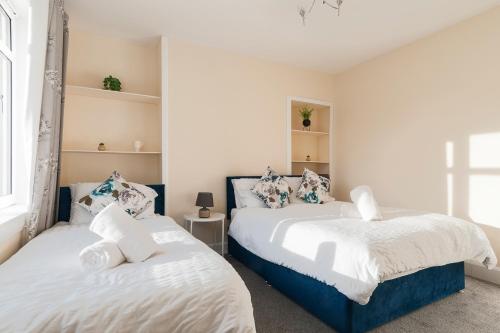 2 Bed Property sleeps 5 free parking near city centre in Edinburgh, United Kingdom