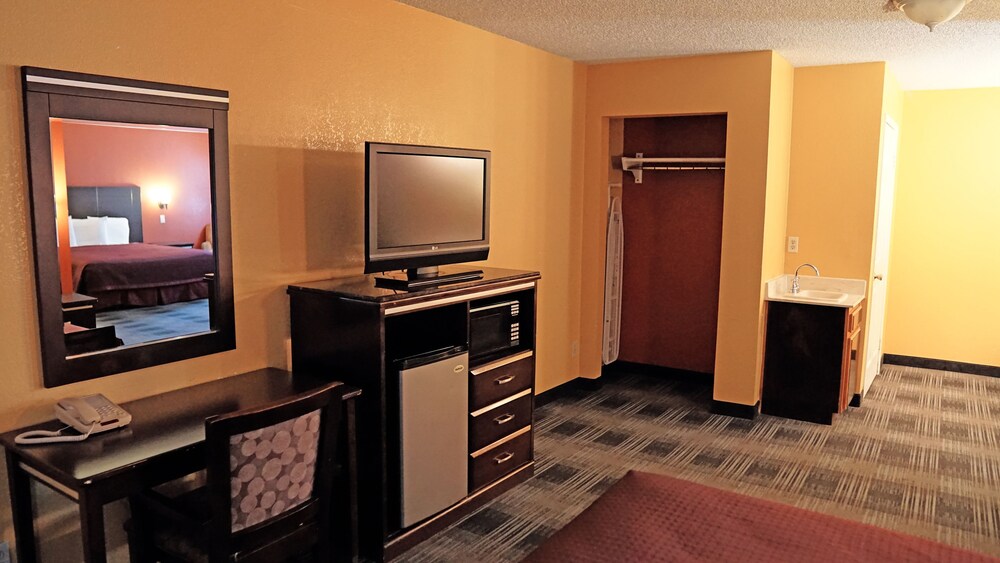 Travel Plaza Inn - photo 9