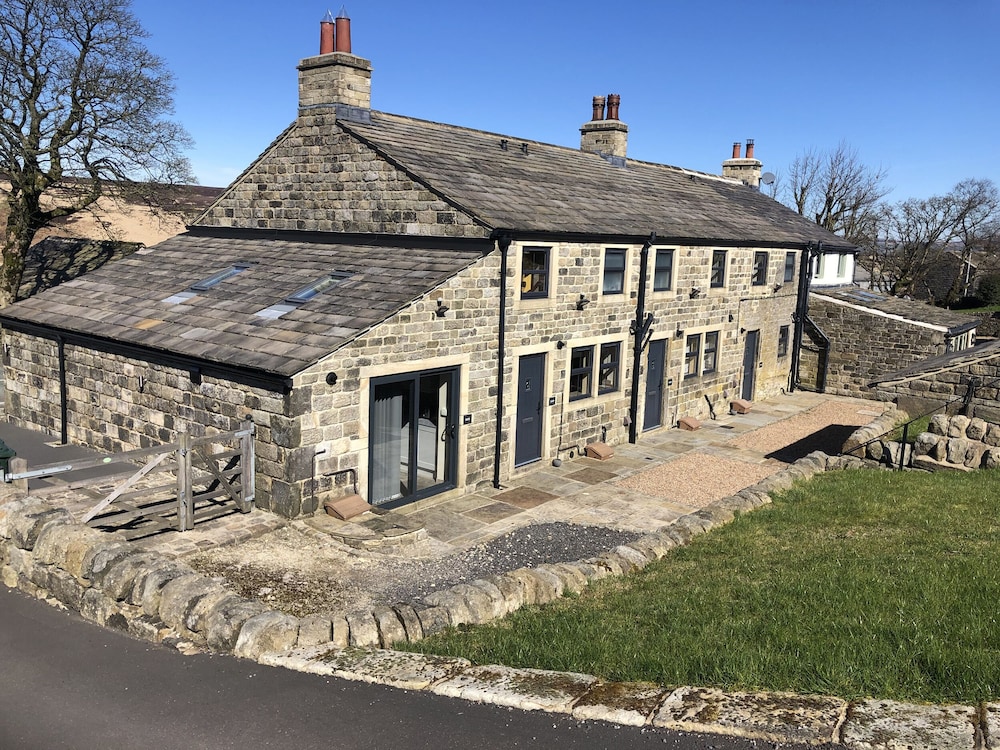 Bess Cottage — 4-Star Luxury Hotel in Hebden Bridge, United Kingdom