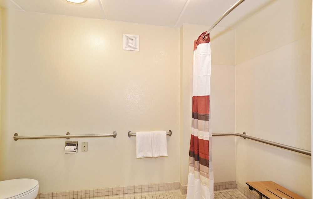 Red Roof Inn Albany Airport - photo 20