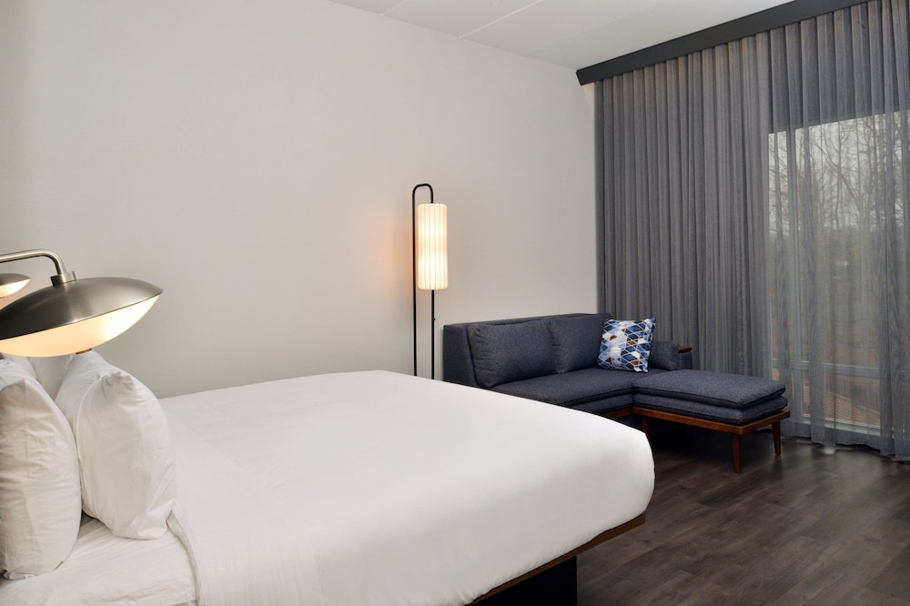 Courtyard by Marriott Raleigh Cary Crossroads - photo 10