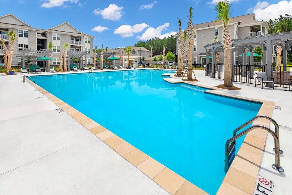 Landing Summerville North Creek Drive — hotel in Summerville