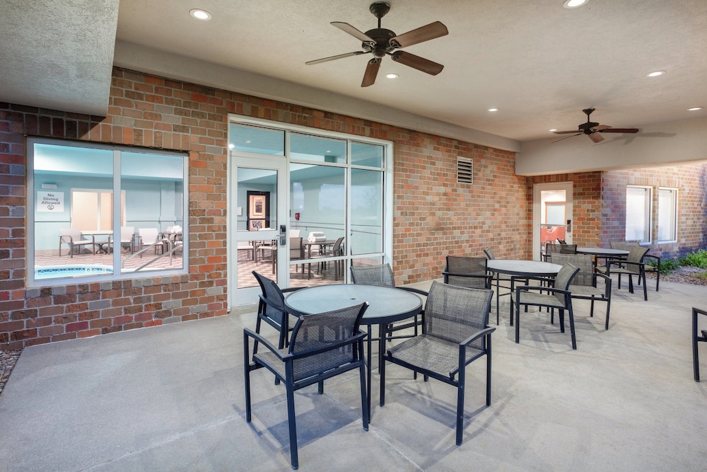 Holiday Inn Express Kearney by IHG - photo 31