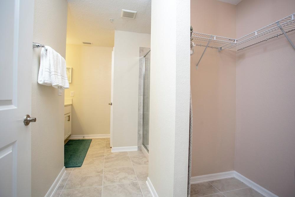 Gorgeous Two Bedroom Apt Close to Disney 306 4721 Storey Lake Resort - photo 10