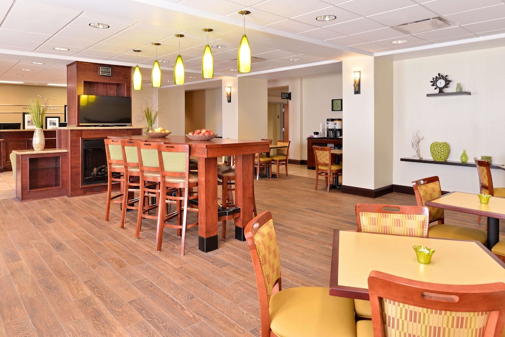 Hampton Inn Grand Island - photo 2