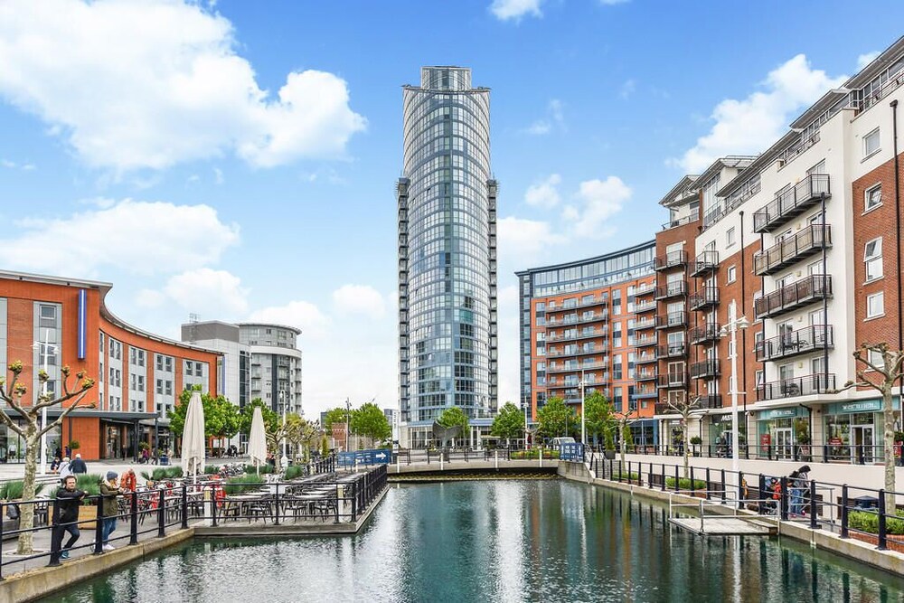 Gunwharf Quays Waterfront — 4-Star Luxury Hotel in Portsmouth, United Kingdom