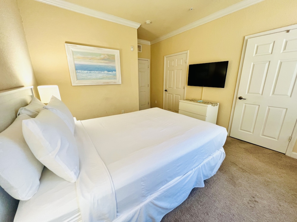 8020tt Unit 2404 Tuscana Resort 3 Bedroom Condo by RedAwning - photo 2
