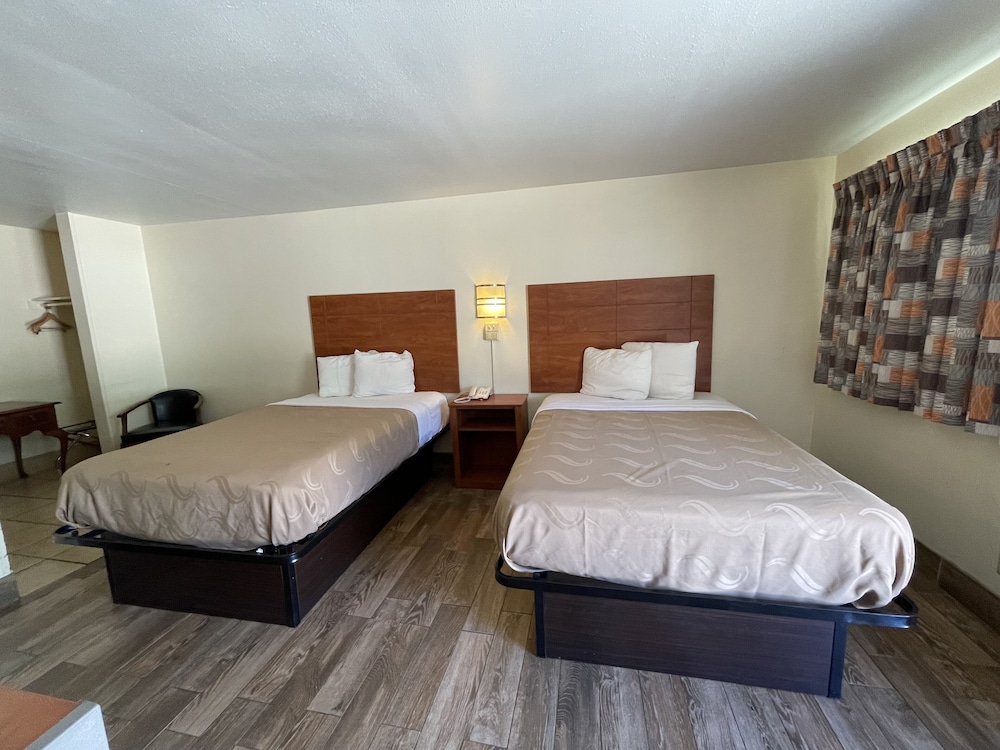 EverGreen Inn & RV - photo 18