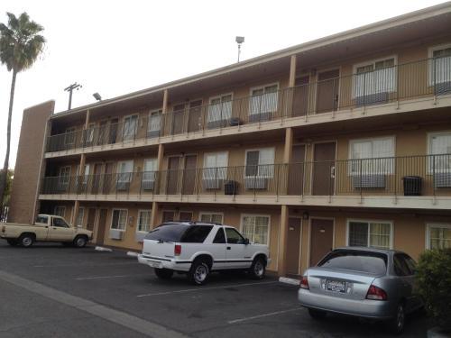 Welcome Inn - carbon neutral hotel in Fresno