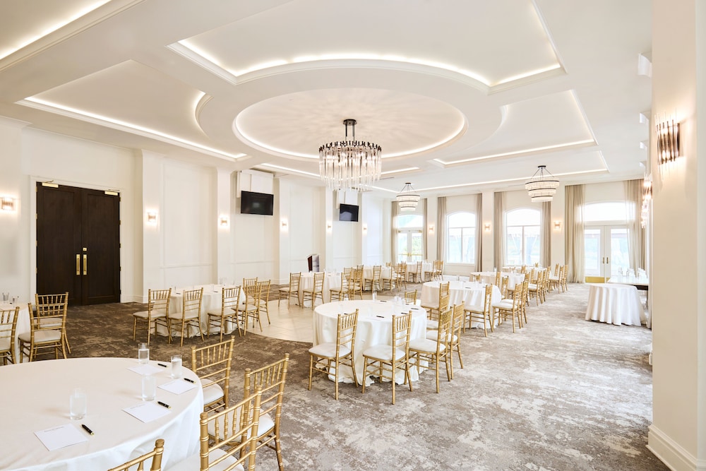 Chateau Grande Hotel - photo 34