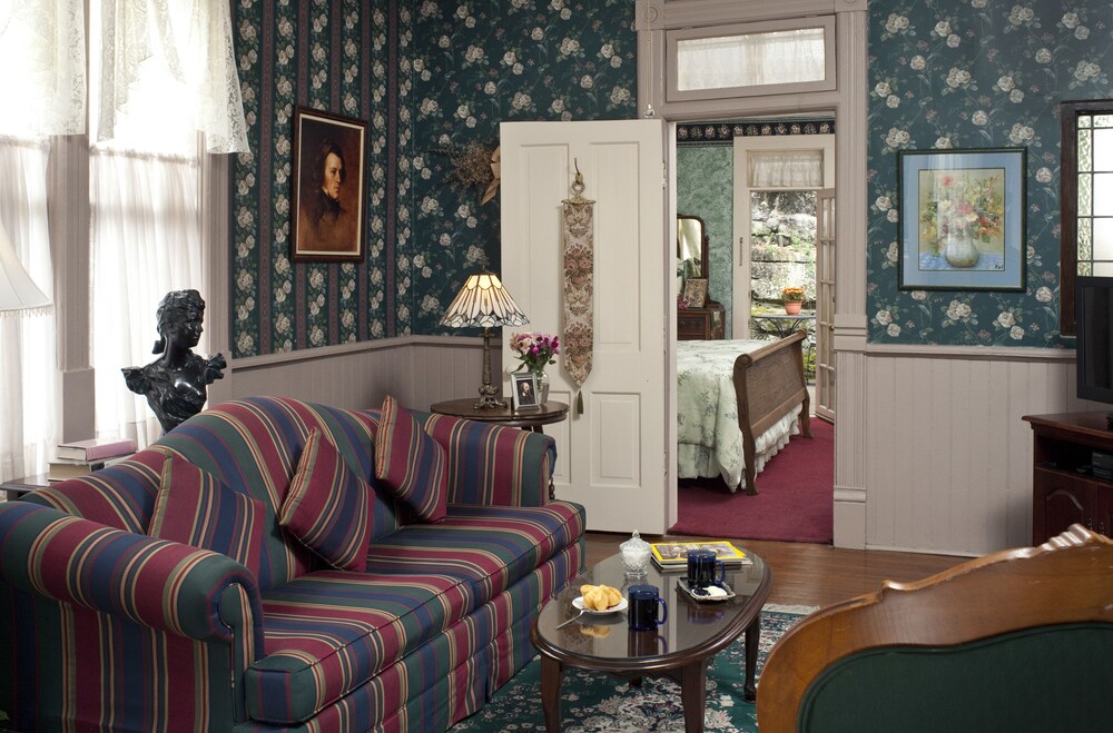 Cliff Cottage Inn Victorian B&B and Boutique Hotel - photo 15