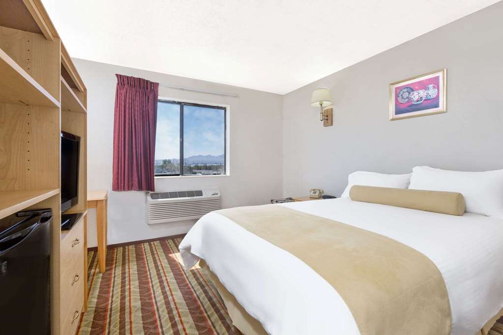 Super 8 by Wyndham Lake Havasu City - photo 7