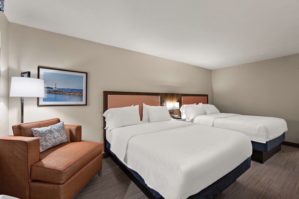 Hampton Inn & Suites by Hilton Petoskey - photo 21
