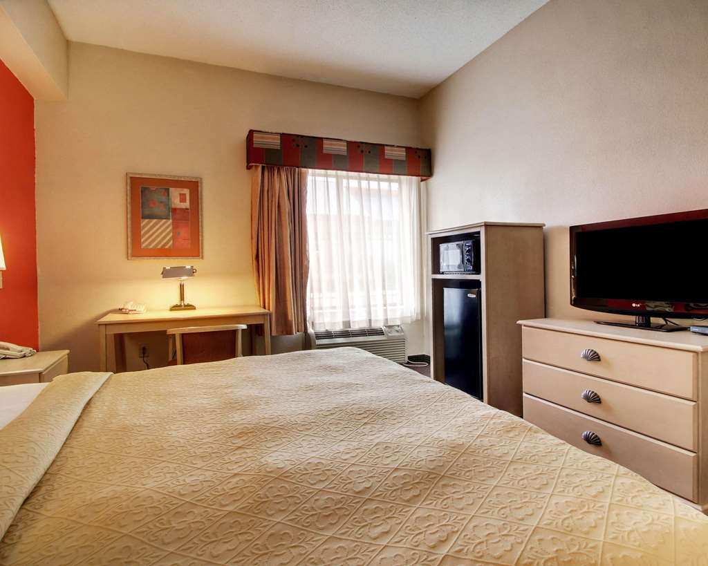 Quality Inn & Suites Hattiesburg North - photo 11
