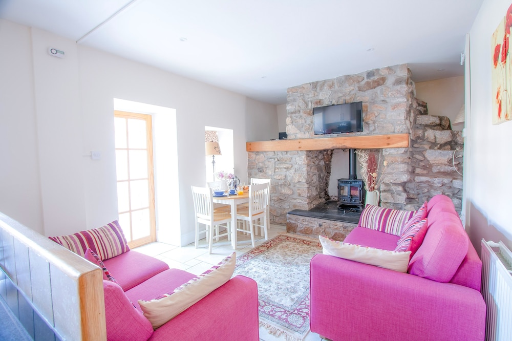 Berry Hall Porty Eynon in Swansea, United Kingdom