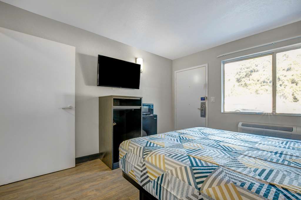 Motel 6 Venice FL - photo 19