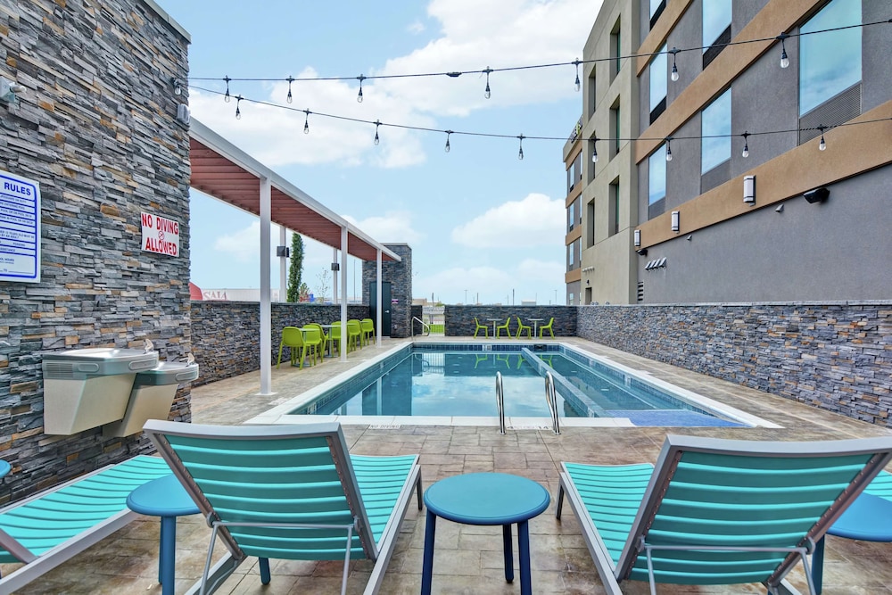 Home2 Suites by Hilton Pecos - photo 29