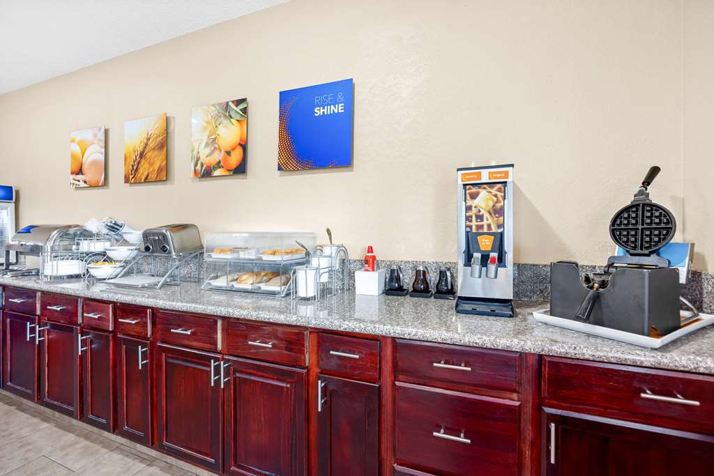 Comfort Inn & Suites Pueblo - photo 65