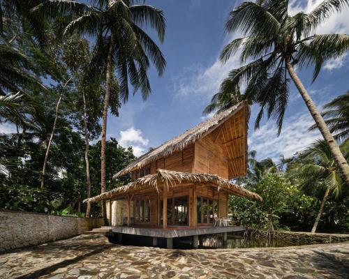Cay's House Batukaras — 4-Star Luxury Hotel in Cijulang, Indonesia