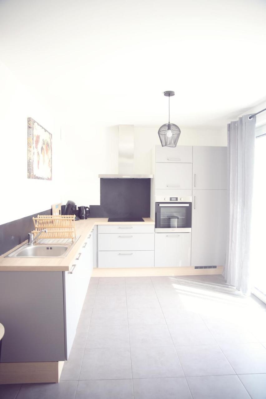 Maison Neuve a 350m de la Plage la Casa Sovaina — 4-Star Luxury Hotel in Cleder, France