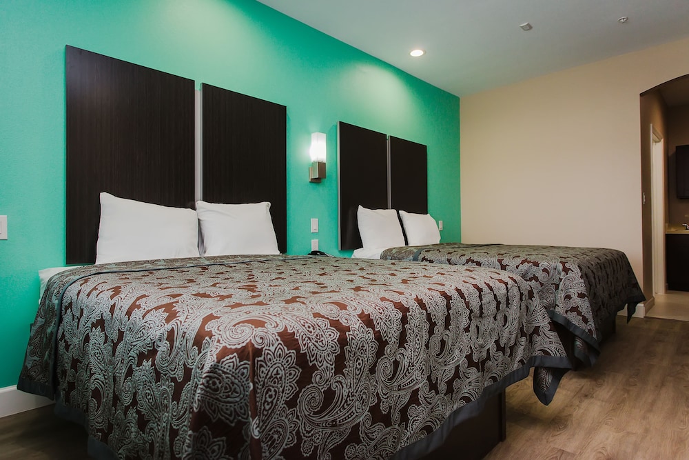 Palace Inn and Suites Willowbrook Mall - photo 8