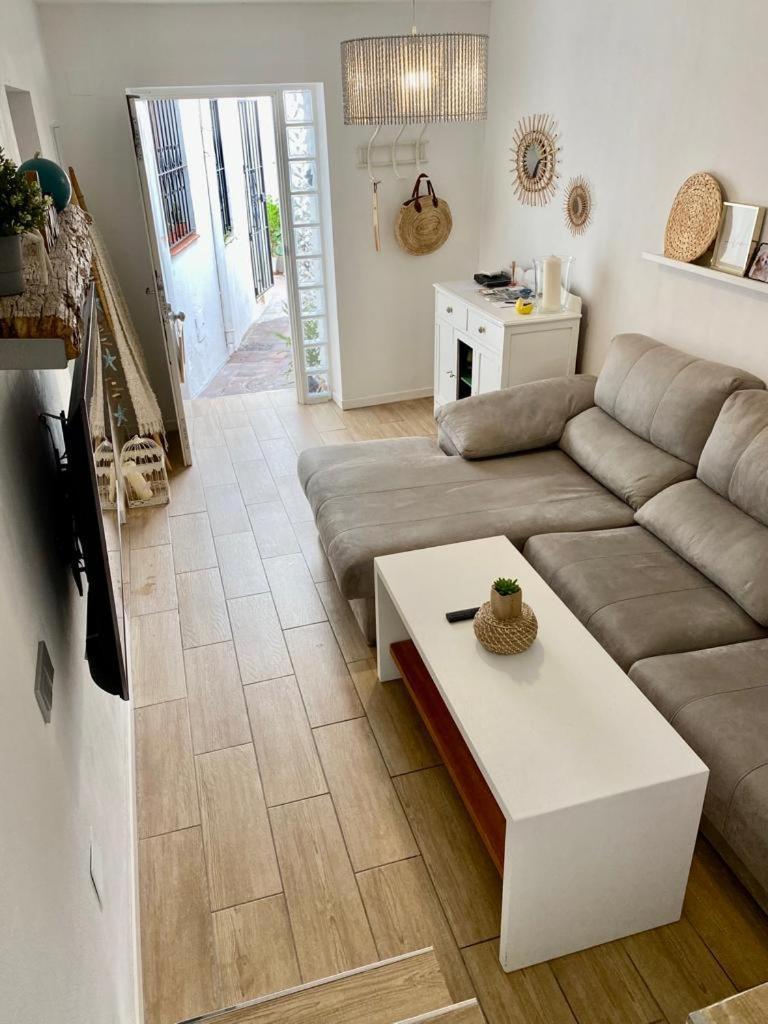 La Casita De Lu — Casares