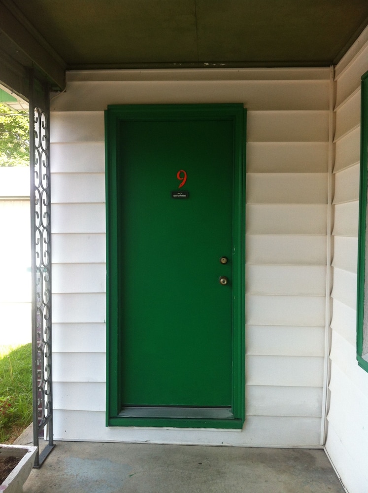 Green Crest Motel - photo 13