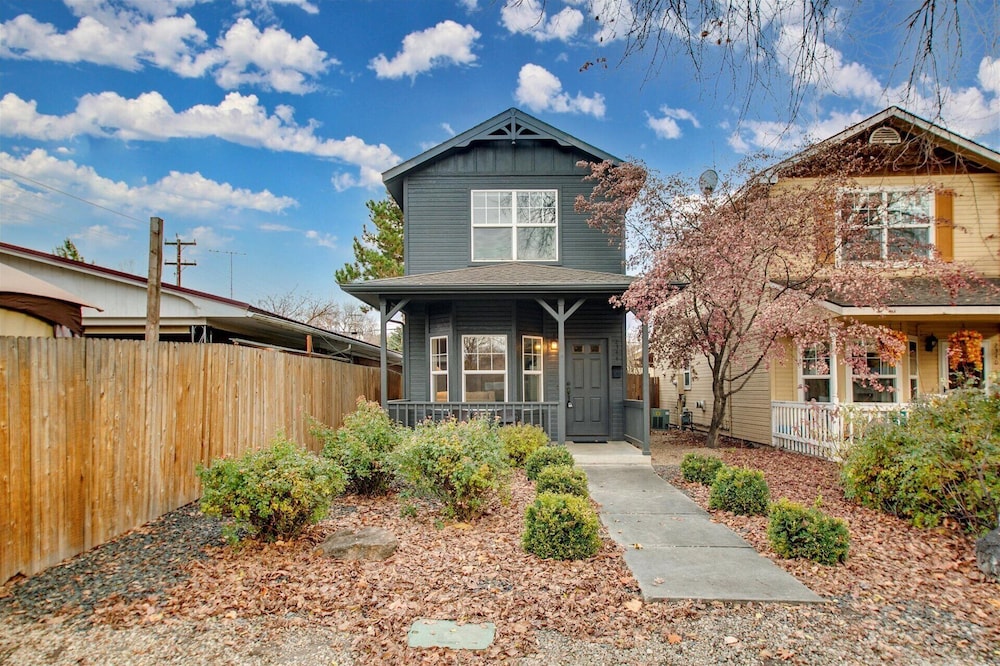 Tree lined Tranquility in Boise, United States