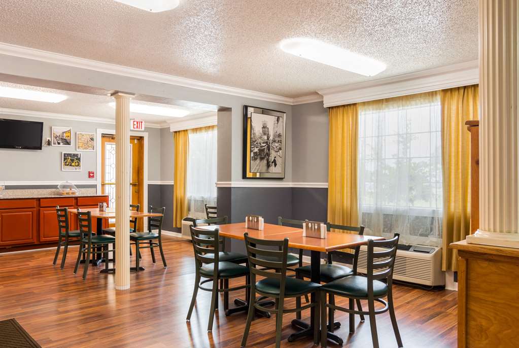 Econo Lodge Jacksonville near Little Rock Air Force Base - photo 28