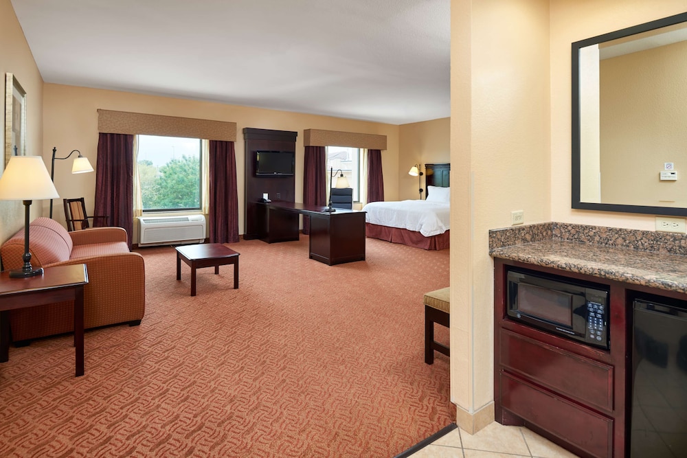 Hampton Inn & Suites Austin South Buda - photo 17