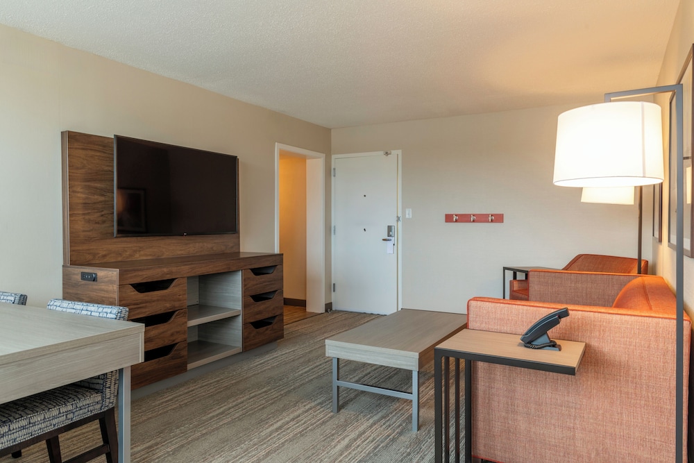 Hampton Inn by Hilton Manchester - photo 26