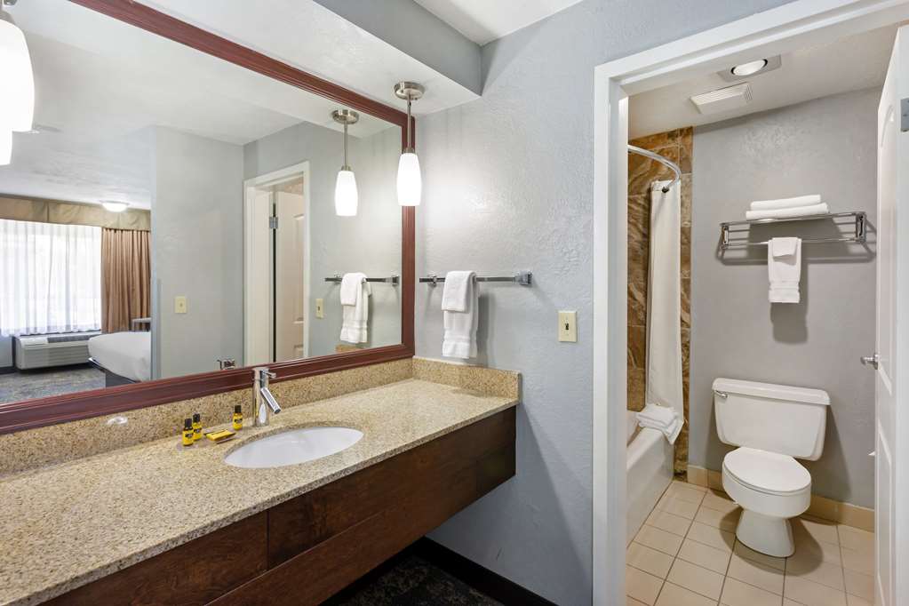 Best Western Plus Weston Inn - photo 31
