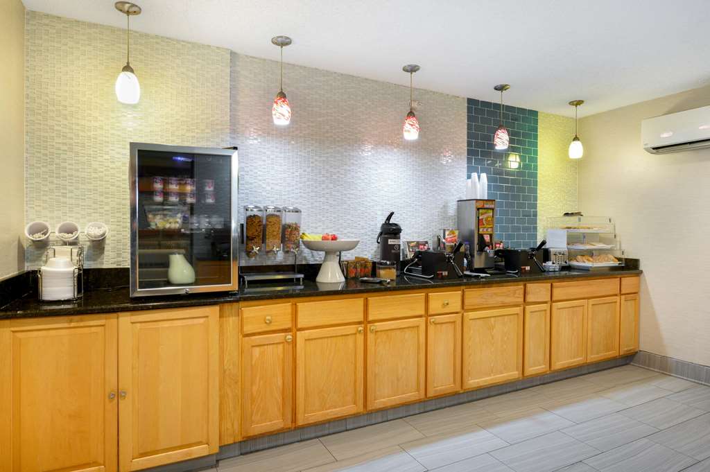 La Quinta Inn by Wyndham North Myrtle Beach - photo 8