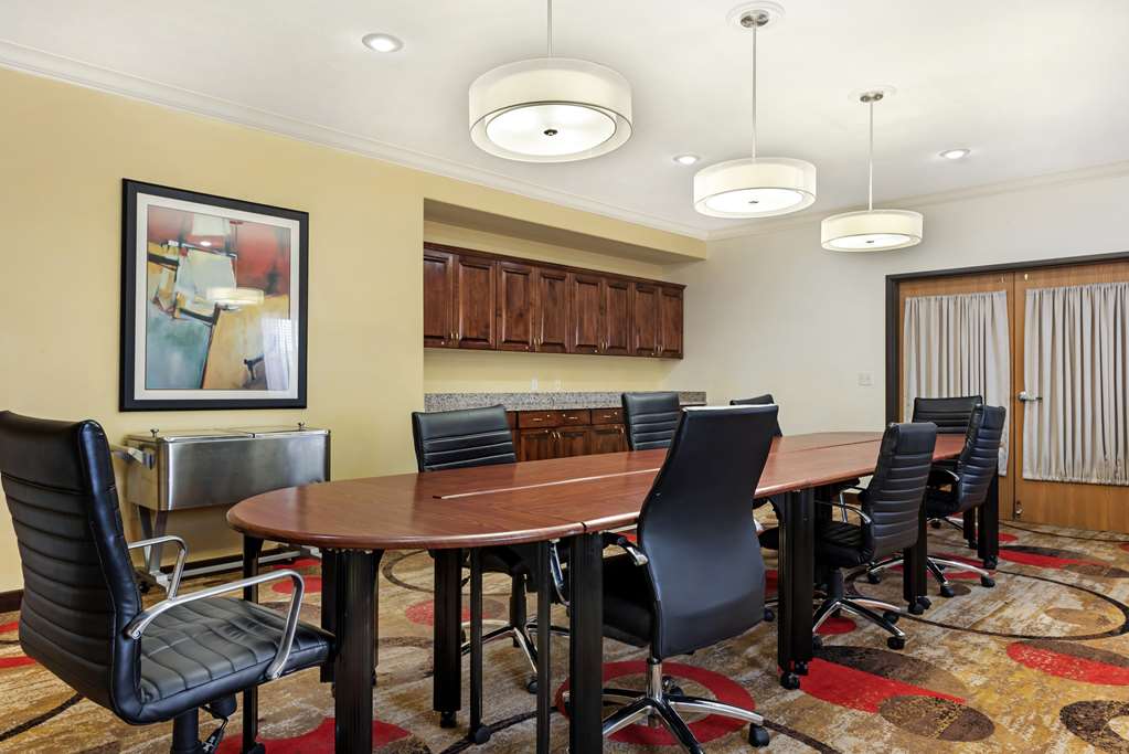 Best Western Plus Eagleridge Inn & Suites - photo 9