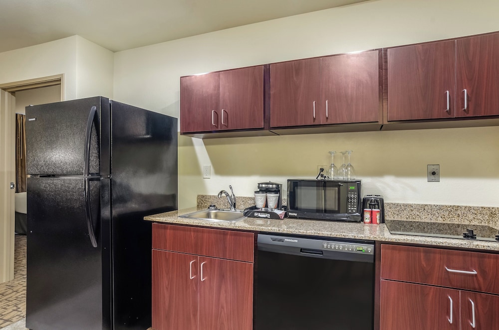 Cobblestone Inn & Suites Bridgeport - photo 8