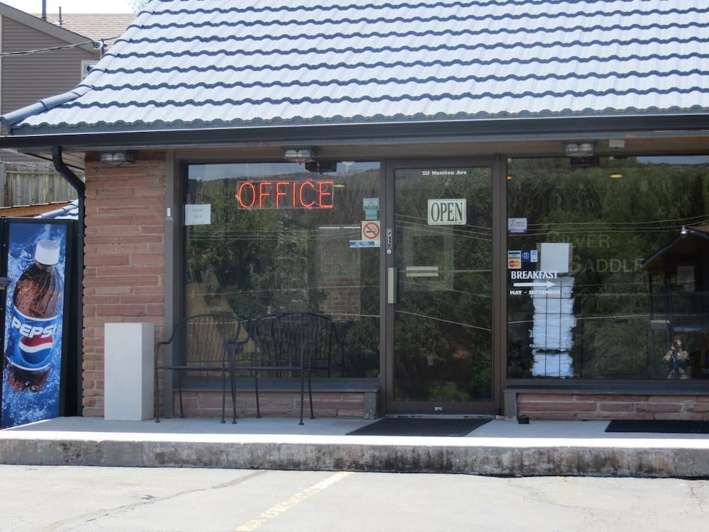 Silver Saddle Motel - photo 35
