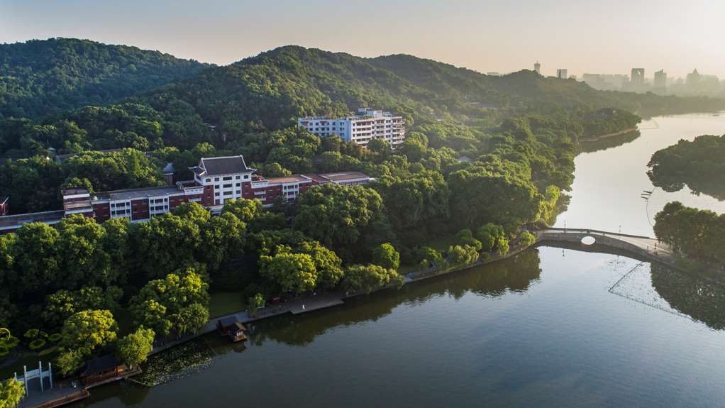 Shangri La Hangzhou in Hangzhou, People's Republic of China