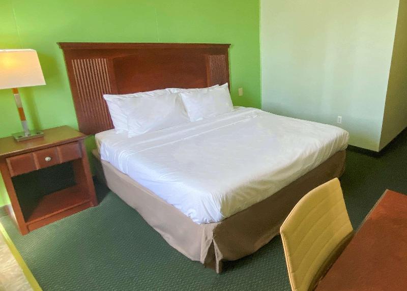 Knights Inn Lake City - photo 9