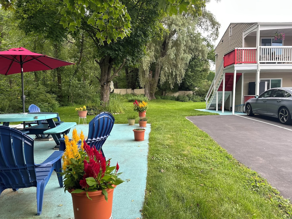 Cozy Corner Motel - photo 45