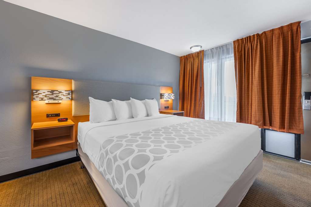 Suburban Studios Branson On The Strip - photo 17