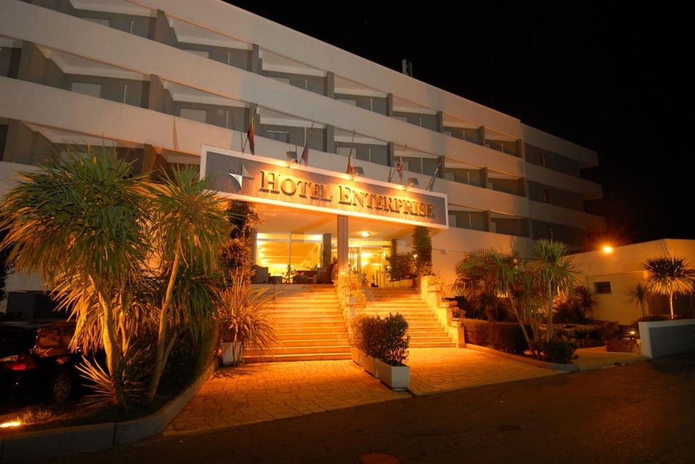Hotel Enterprise — hotel in Montalto Di Castro