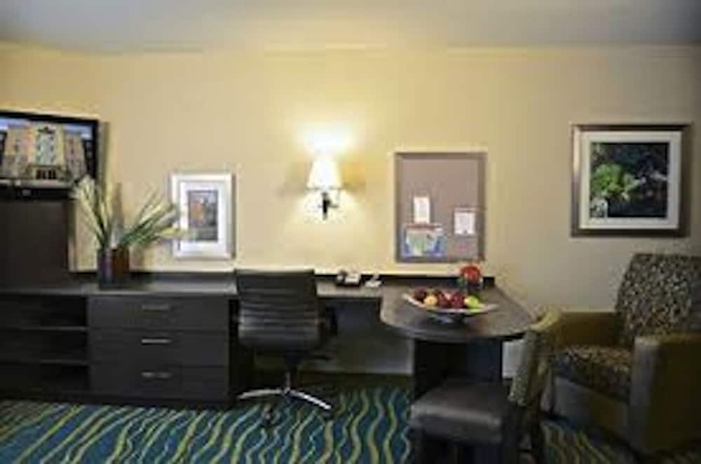 Candlewood Suites Denver Northeast Brighton by IHG - photo 27