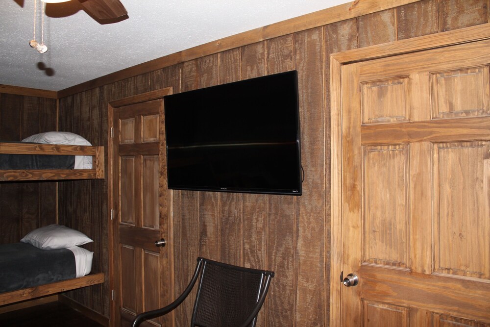 Shawnee Trails Lodging and Suites - photo 13