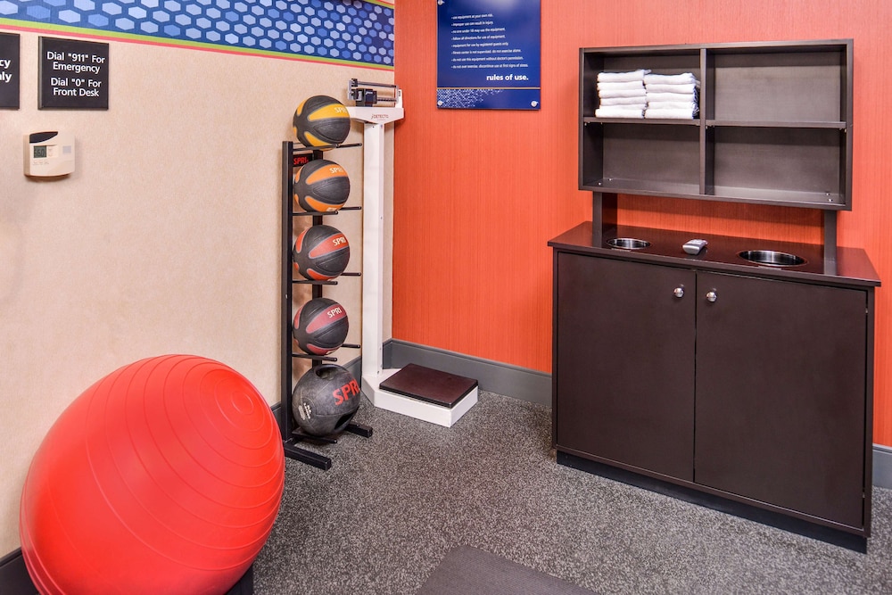 Hampton Inn York - photo 25