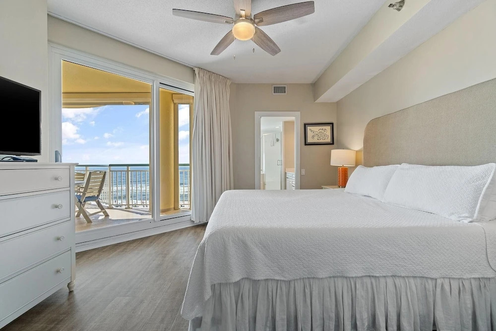 Beach Colony Tower 5B — 4-Star Luxury Hotel in Pensacola, United States