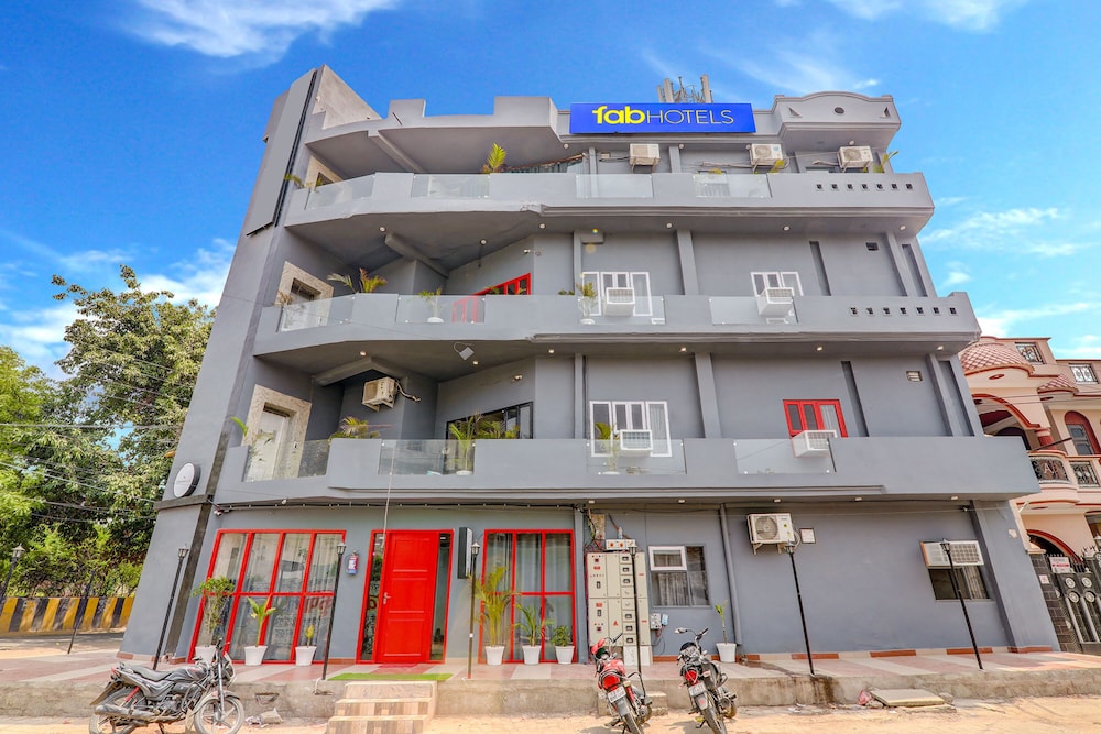 Fabhotel Super 3 Premium Ii in Kanpur, India