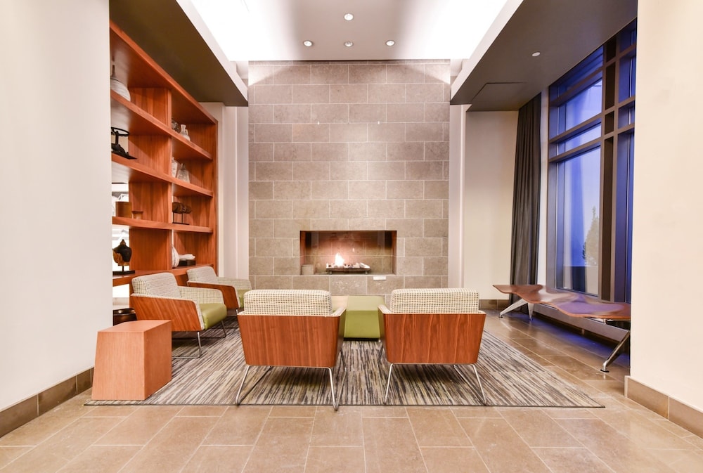 Global Luxury Suites at China Town - photo 5