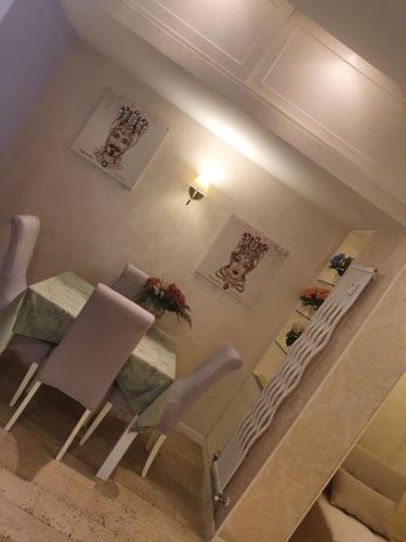 Crismi House — 4-Star Luxury Hotel in Rome, Italy