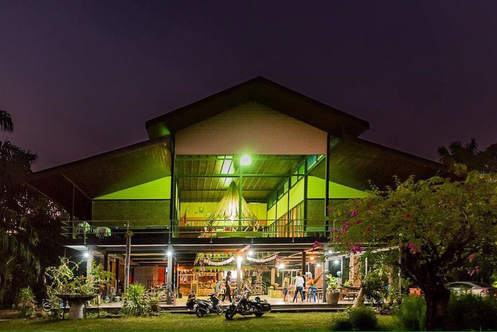 Steelloft Home Stay 11022236 — Lamae