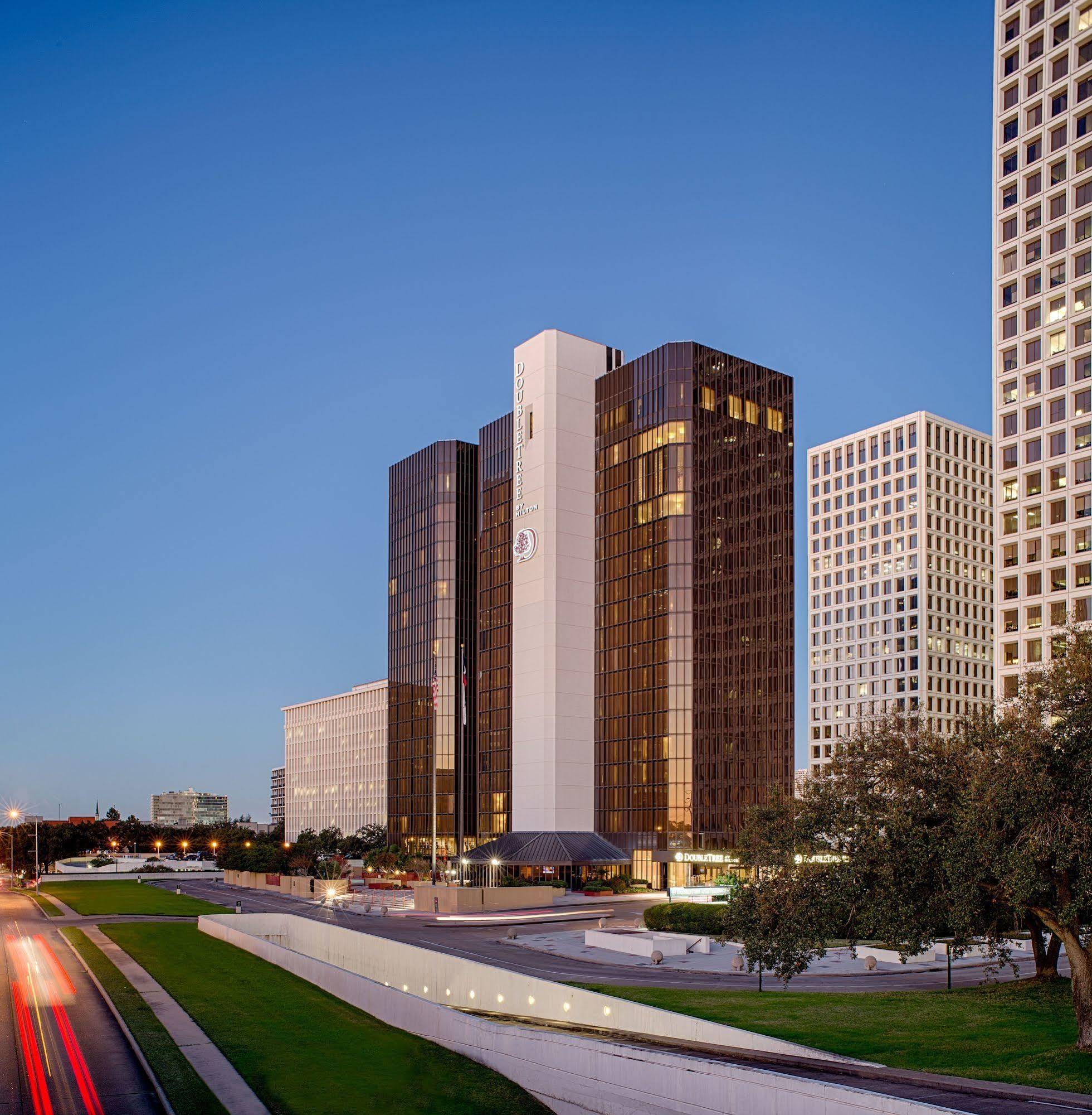 DoubleTree by Hilton Hotel Houston Greenway Plaza
